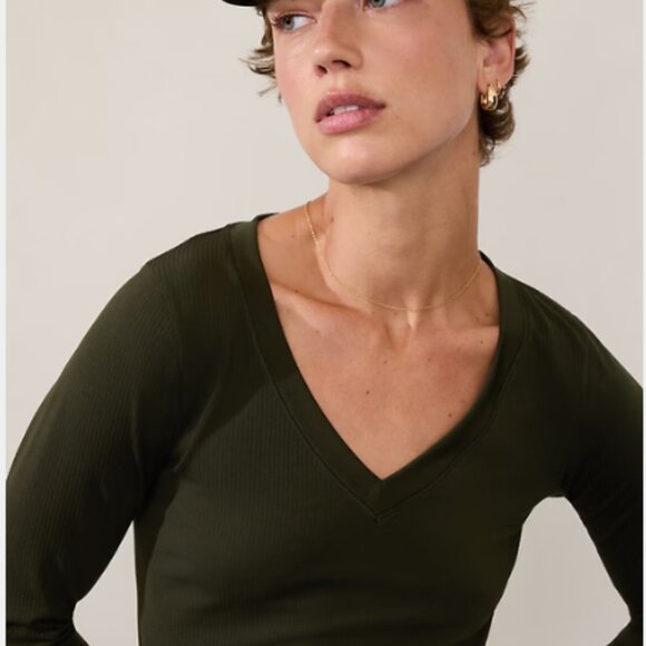 Athleta Renew Seamless V-Neck Top, Size Medium - Picture 5 of 10